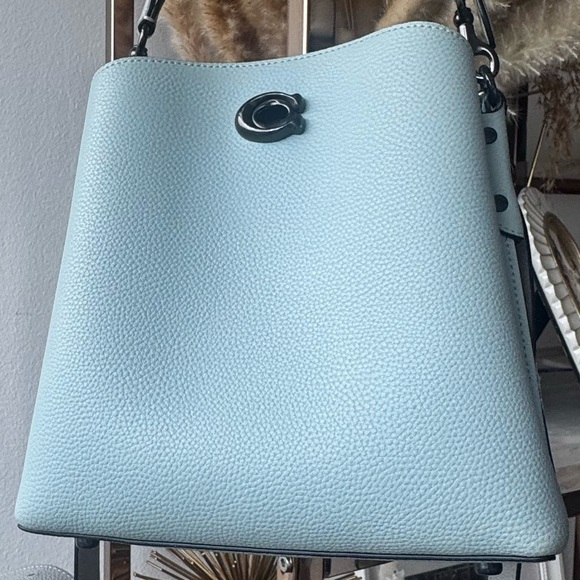 Coach Gray Shoulder Bag with Sleek Design - Picture 2 of 6